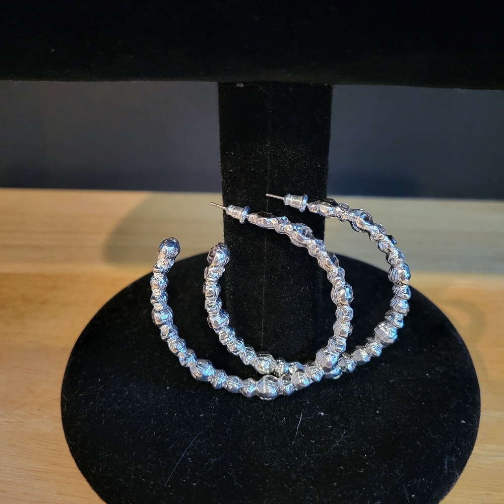 New in Box Avon Sparkling Earrings Pierced